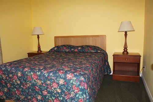 ווסאגה ביץ' Riverview Lodge מראה חיצוני תמונה